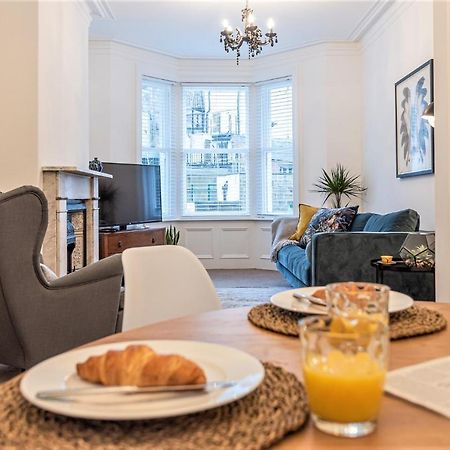 Perfectly Located 4 Storey Townhouse With 2 Parking Spaces In Central Harrogate Esterno foto