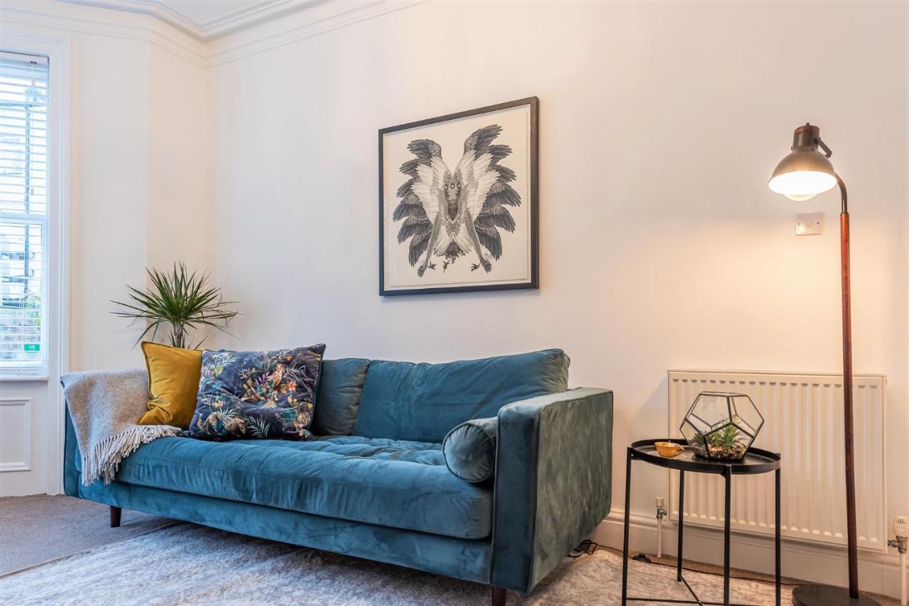 Perfectly Located 4 Storey Townhouse With 2 Parking Spaces In Central Harrogate Esterno foto