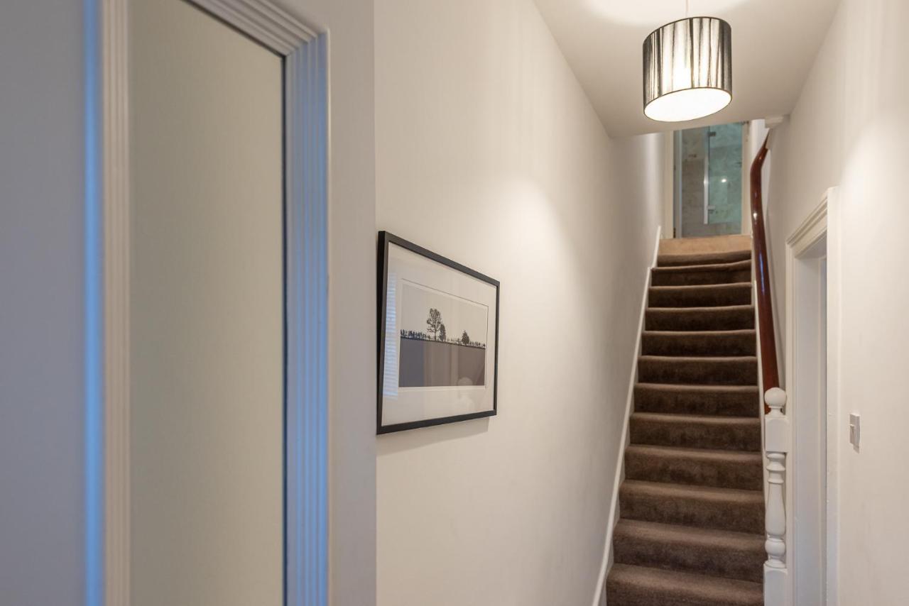 Perfectly Located 4 Storey Townhouse With 2 Parking Spaces In Central Harrogate Esterno foto