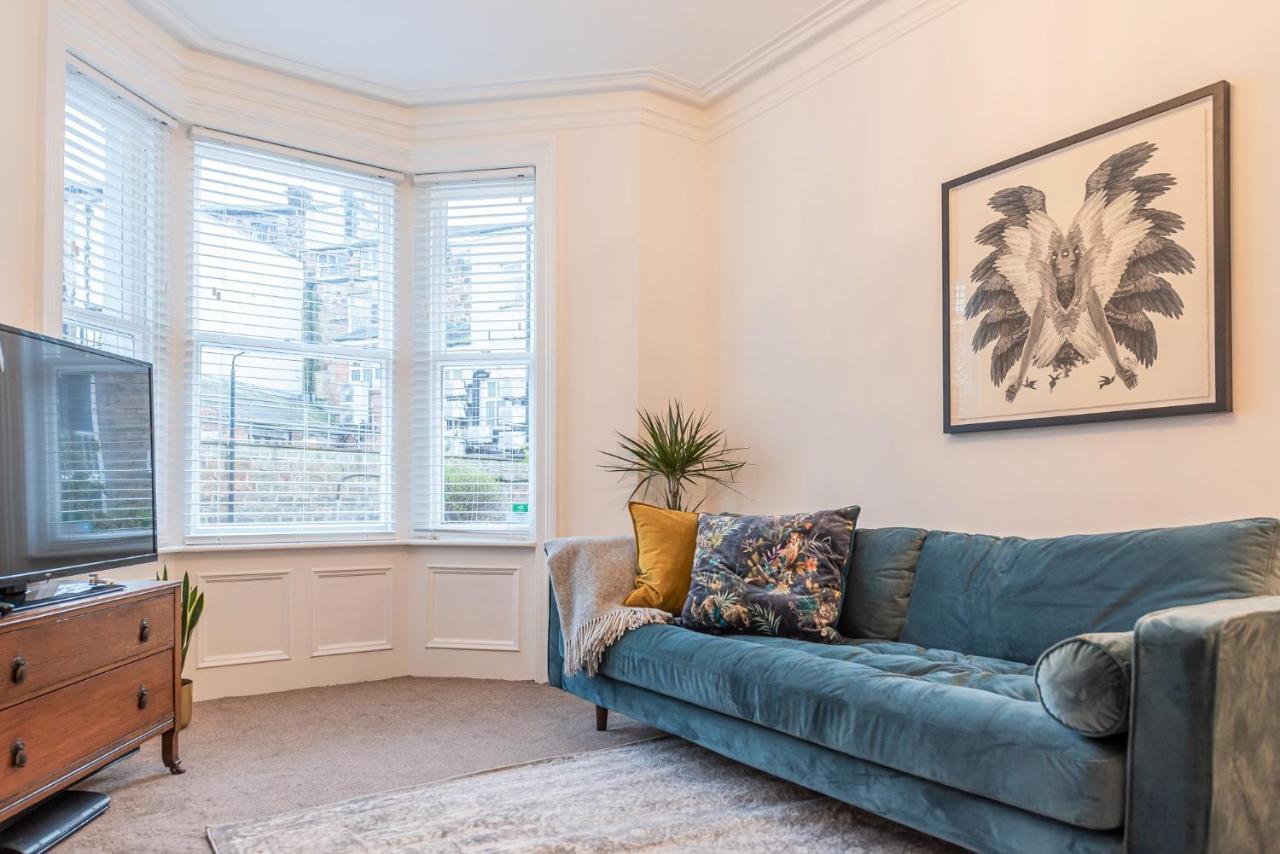 Perfectly Located 4 Storey Townhouse With 2 Parking Spaces In Central Harrogate Esterno foto