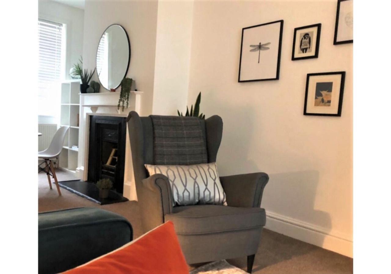 Perfectly Located 4 Storey Townhouse With 2 Parking Spaces In Central Harrogate Esterno foto
