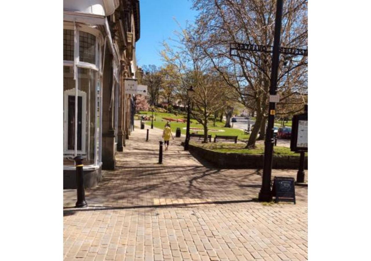 Perfectly Located 4 Storey Townhouse With 2 Parking Spaces In Central Harrogate Esterno foto